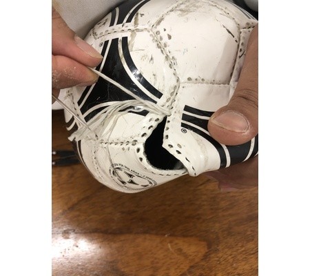 L'atelier de Vista Ballon fabrique et répare vos ballons de foot